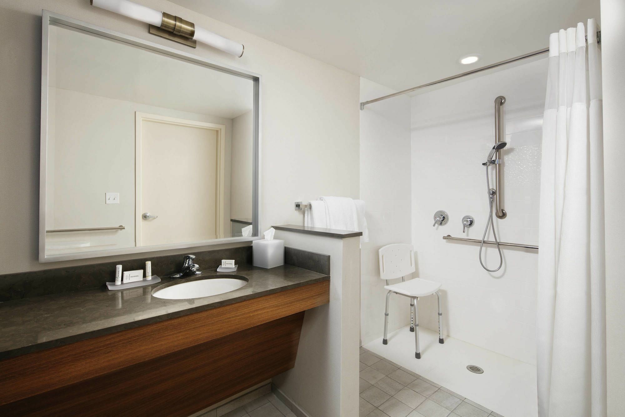 Fairfield Inn & Suites By Marriott Louisville Northeast Bagian luar foto